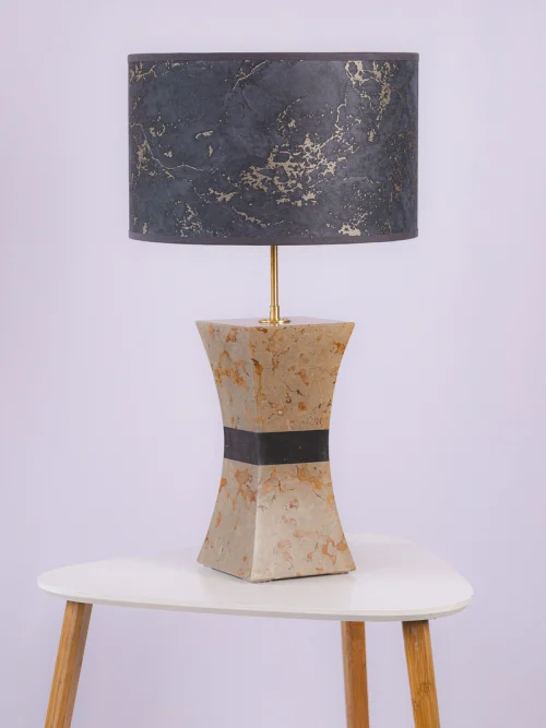 Lampe Apollon taillée en pierre naturelle à la main